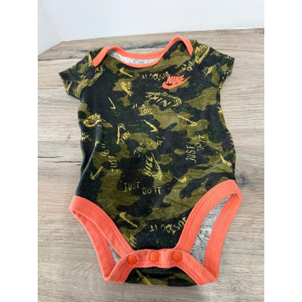 Nike Baby Boys Camo Just Do It Bodysuit Green Orange 3M 677838675634